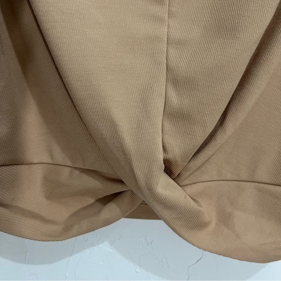 Market & Melrose Tan Puff Sleeve Twist Crop Top Medium - Picture 3 of 10